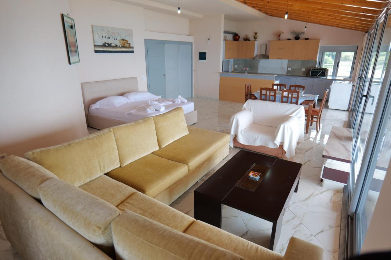 White Hotel Borsh